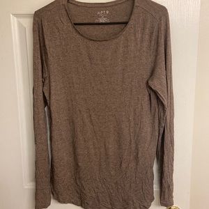 Grey long sleeve shirt